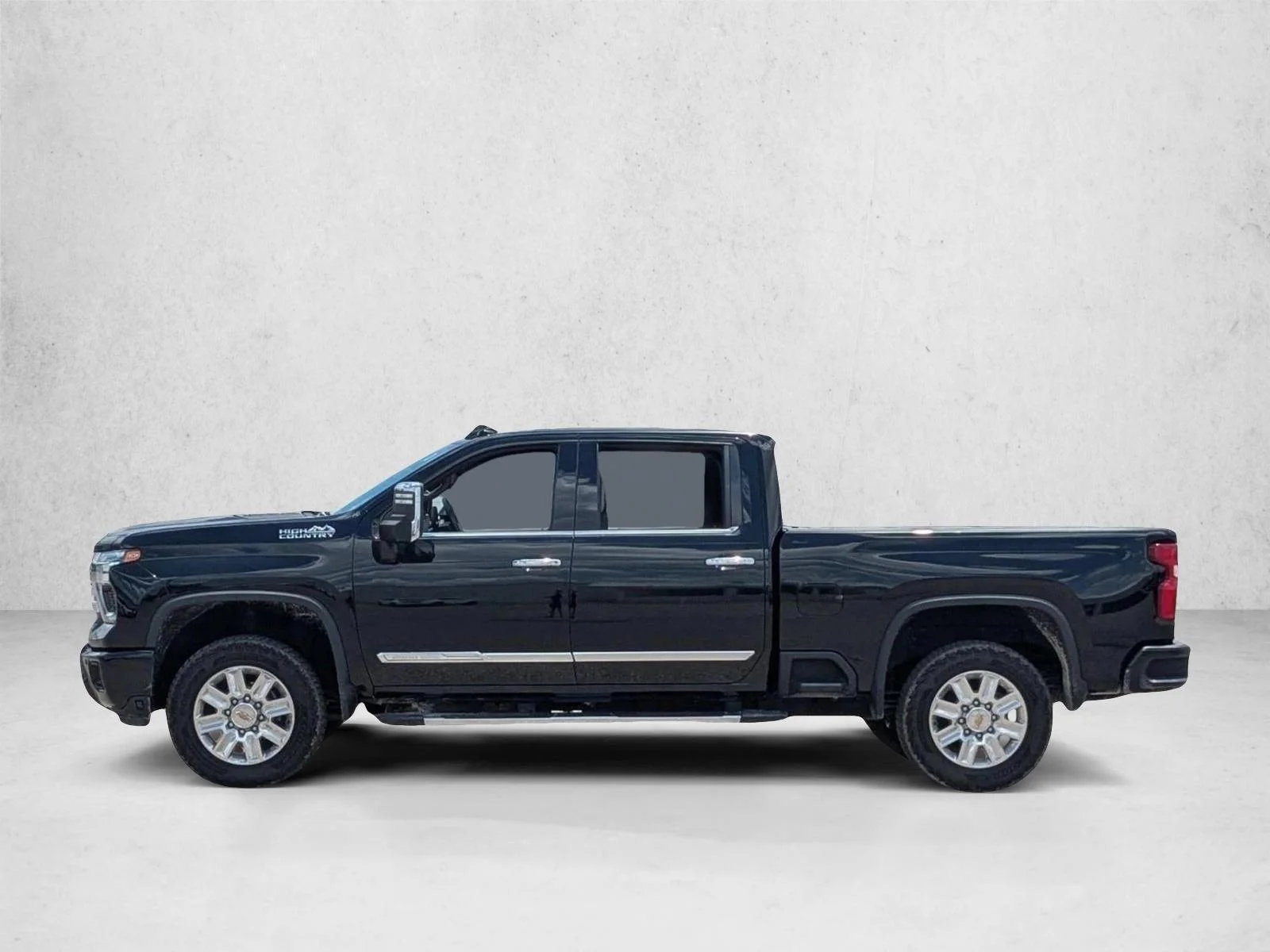 Used 2024 Black Chevrolet High Country image 8