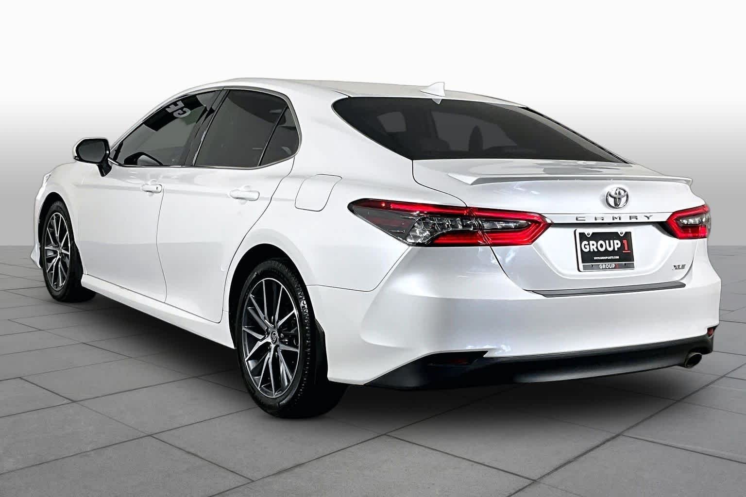 Used 2023 Wind Chill Pearl Toyota XLE image 11