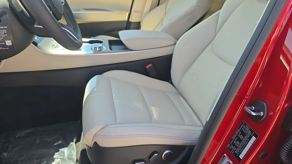 Used 2026 Red Genesis 2.5T Select image 13