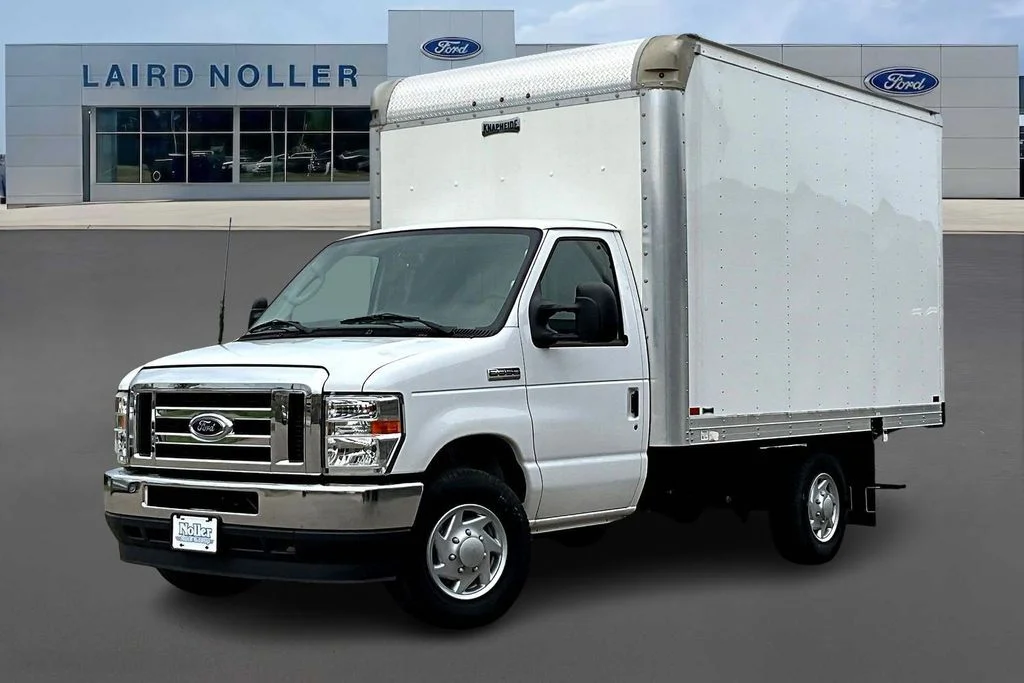 2024 Ford E-Series SRW E-350 Super Duty 138 in WB's photo