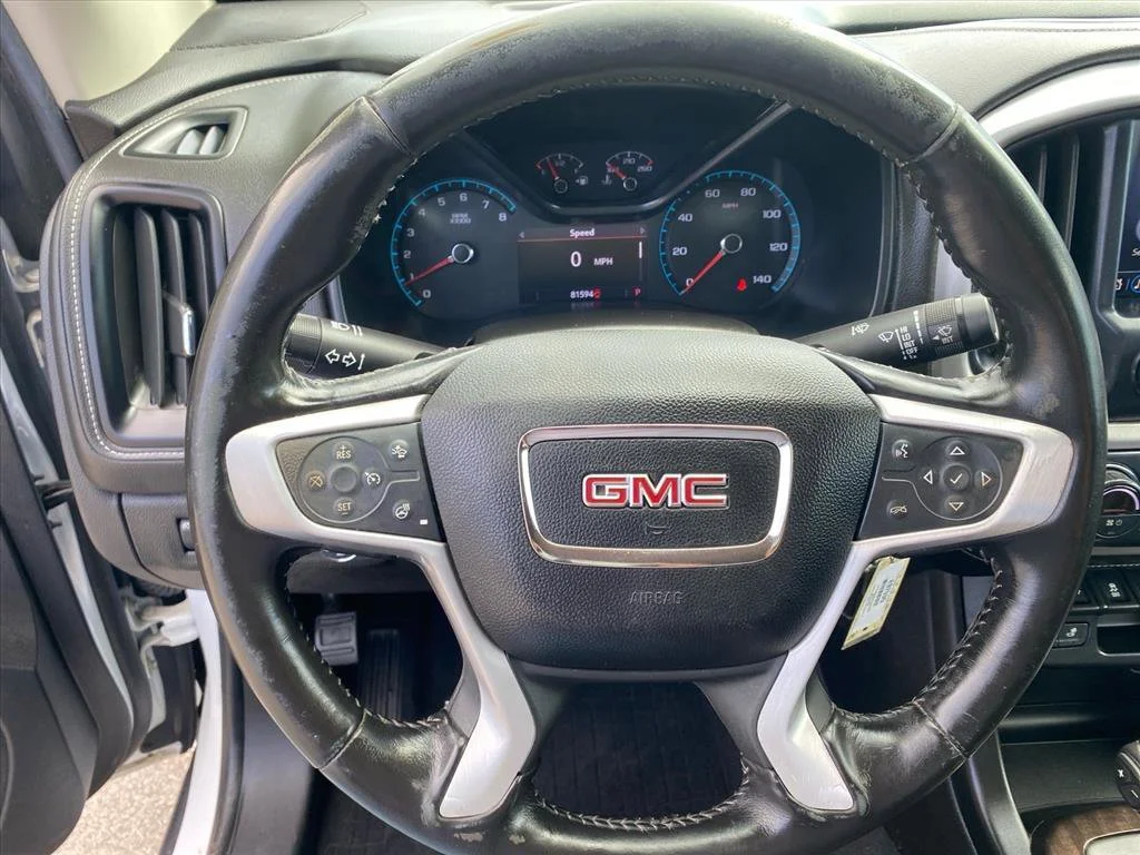 Used 2019 Summit White GMC 4WD SLE image 10
