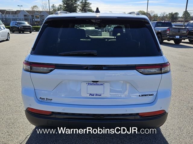 New 2025 Bright White Clear-Coat Exterior Paint Jeep Limited image 10