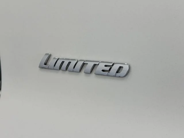 Used 2017 Blizzard Pearl Toyota Limited image 38