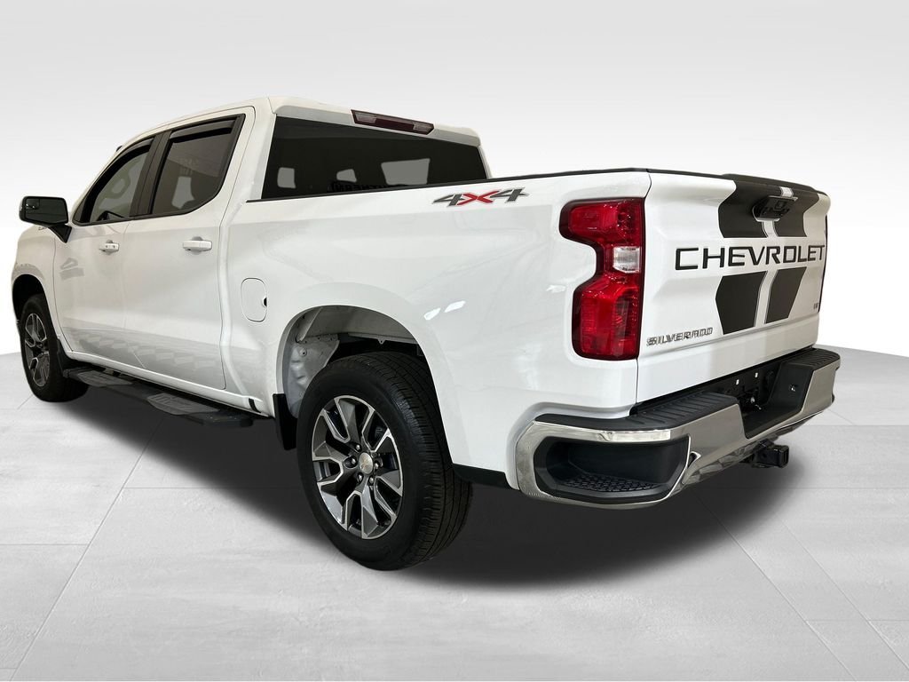 Used 2023 White Chevrolet LT image 3