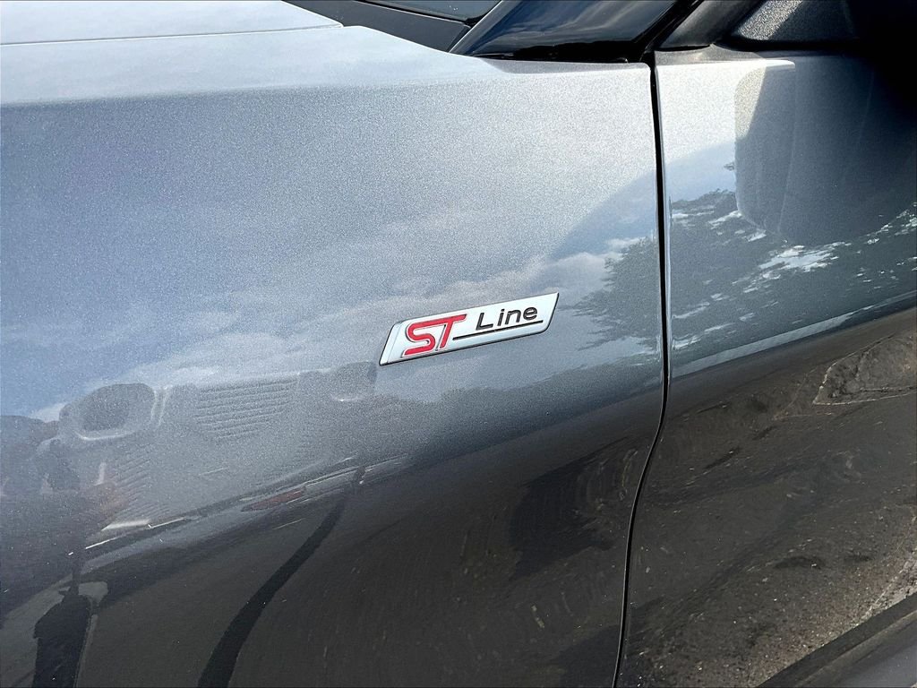 Used 2025 Gray Ford ST-Line image 25
