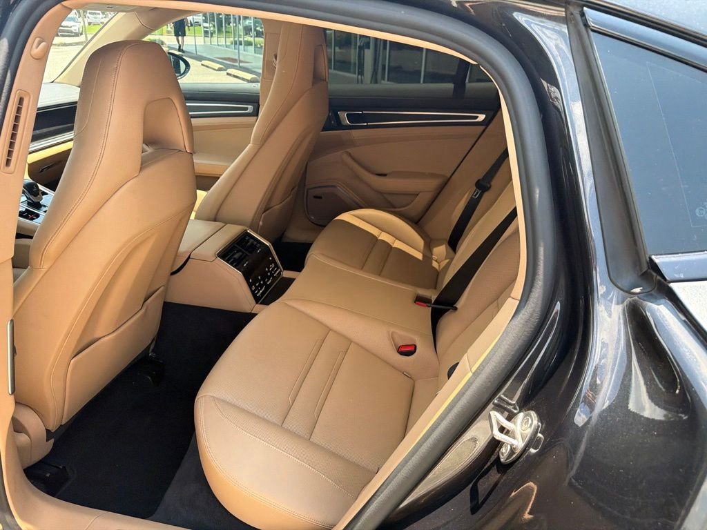 Used 2023  Porsche 4 Platinum Edition image 26