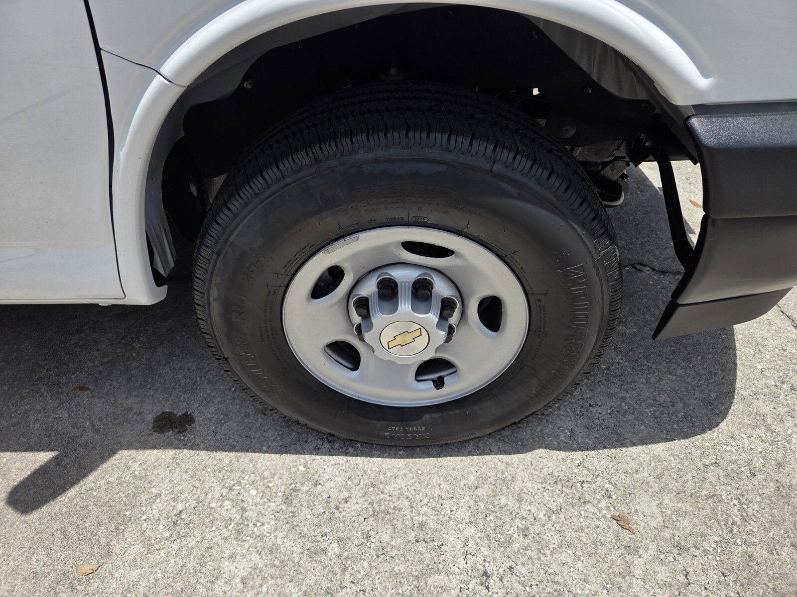 2026 Chevrolet Express Passenger LS - Photo 9