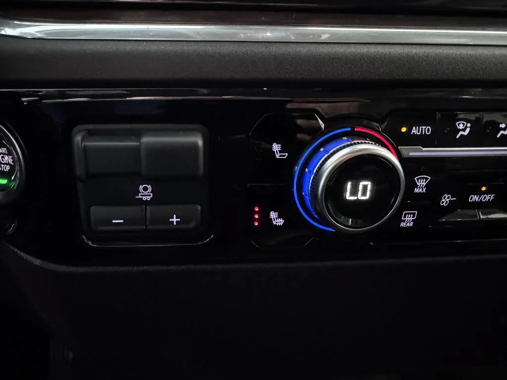 2025 GMC Sierra 1500 SLT - Photo 23