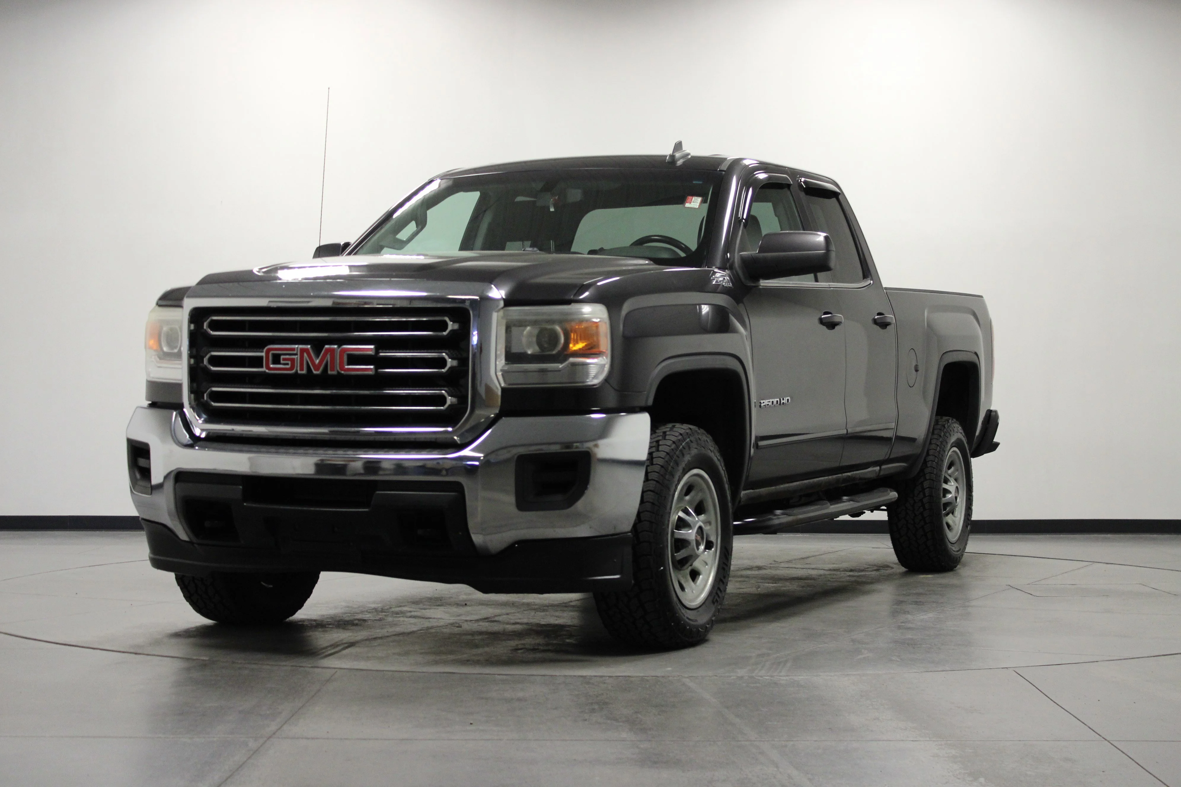 Used 2015 Iridium Metallic GMC SLE image 8