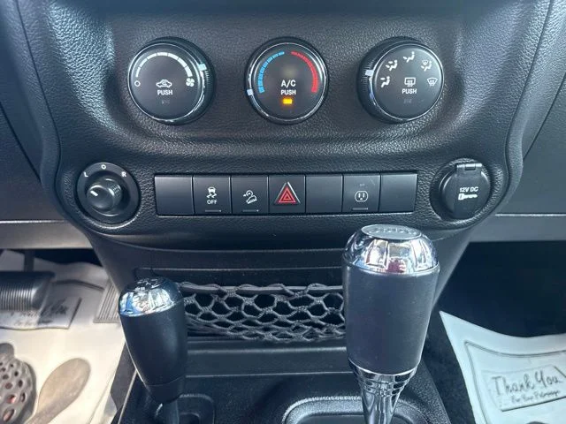 Used 2014 White Jeep Unlimited Sahara image 19