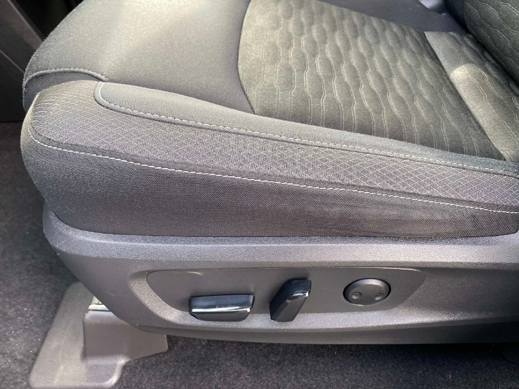Used 2022 Silver Nissan SV image 26
