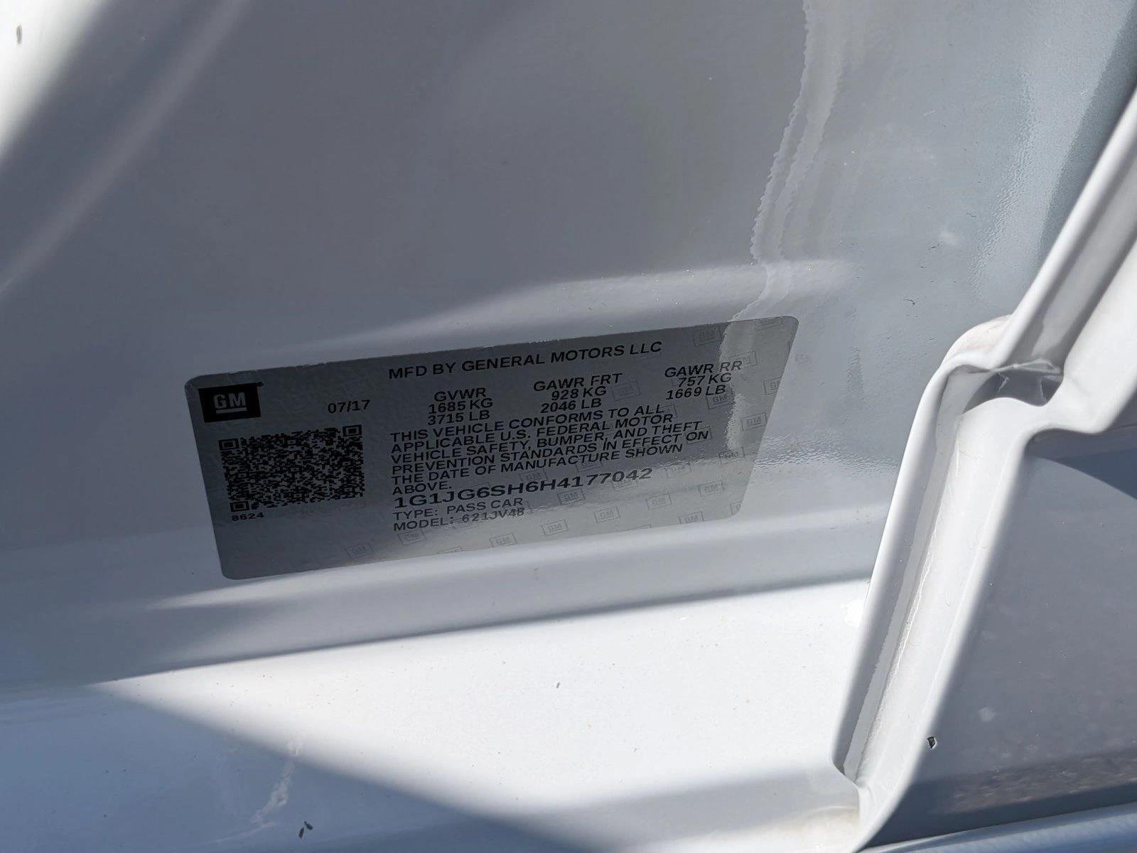 Used 2017 Summit White Chevrolet LT image 24