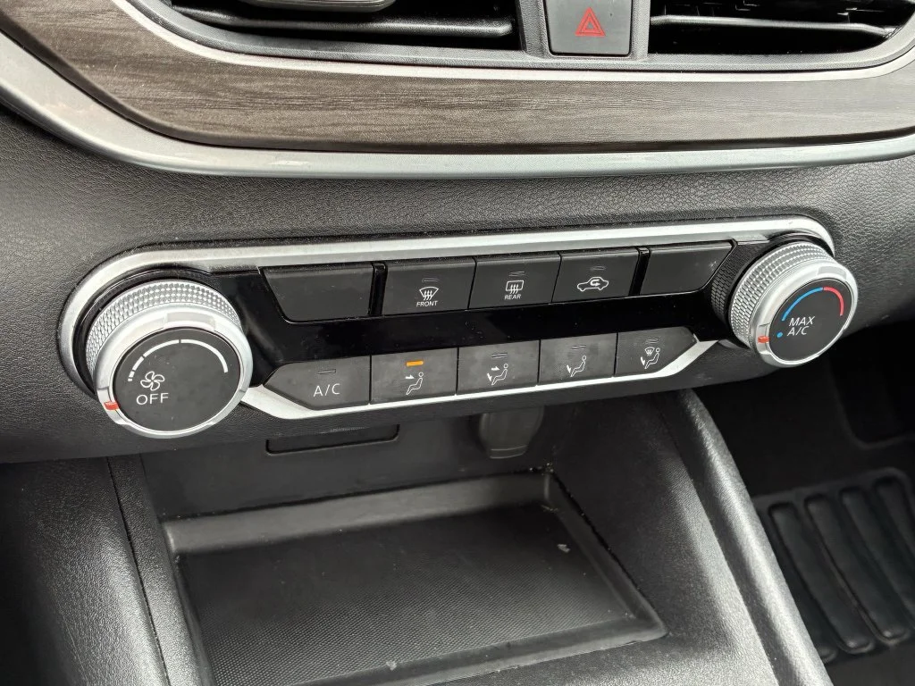 Used 2025 White Nissan 2.5 SV image 30