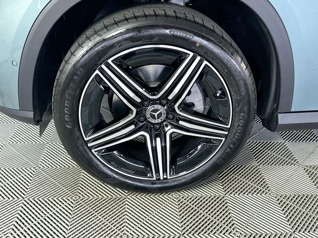 New 2026 Verde Silver Metallic Mercedes-Benz GLC 300 image 30