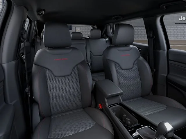 New 2026 Diamond Black Crystal Pearl-Coat Exterior Paint Jeep Trailhawk image 17
