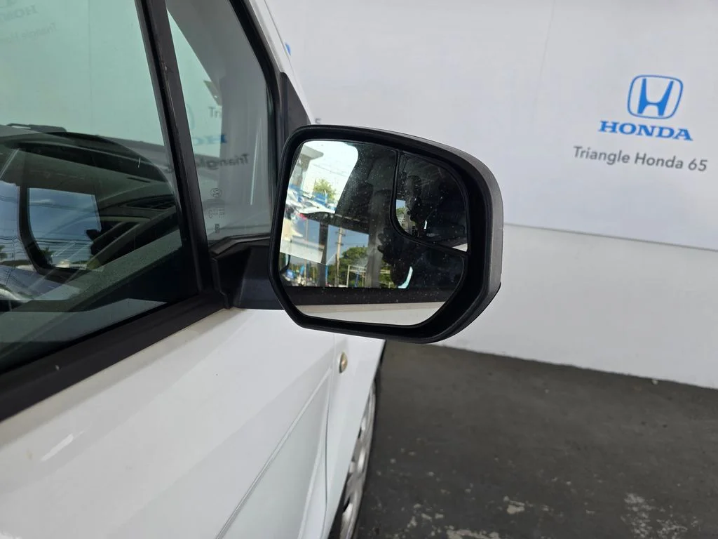 Used 2023 White Ford XL image 29