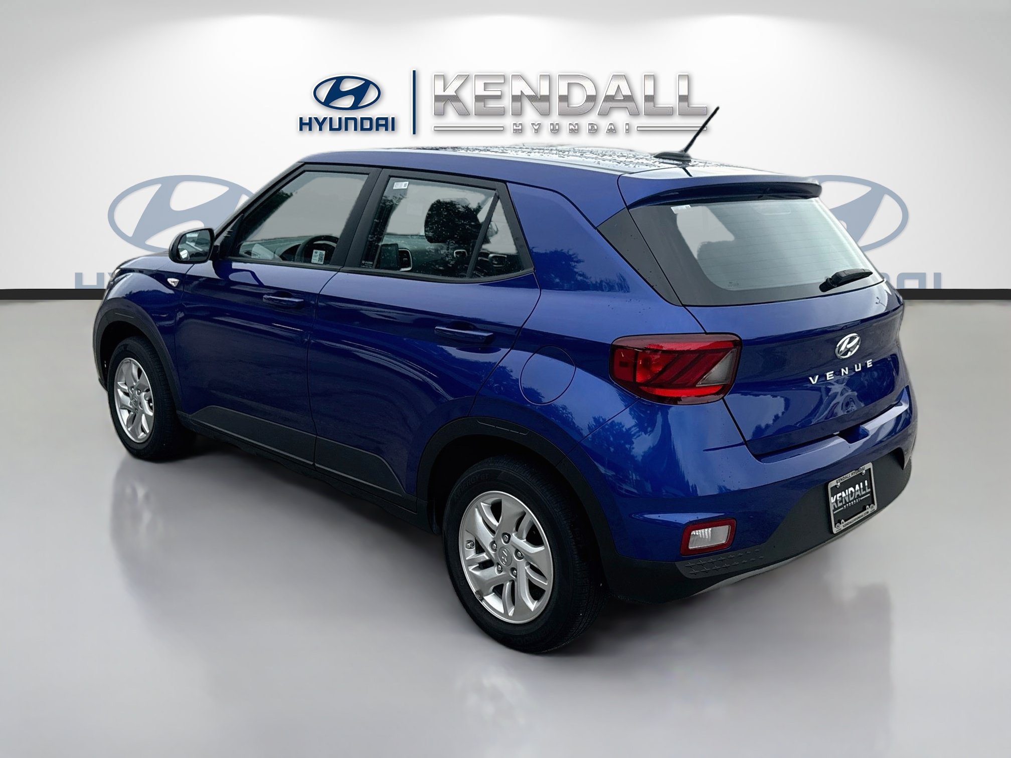 Used 2024 Intense Blue Hyundai SE image 4