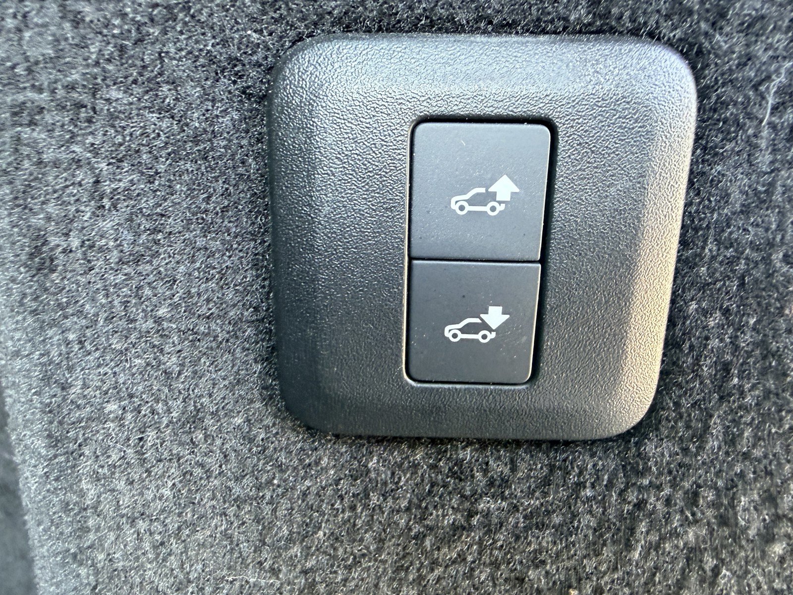 Used 2022 Fuji White Land Rover HSE Silver Edition image 28