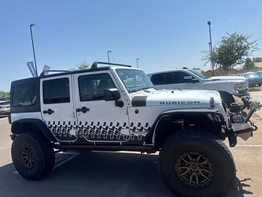 Used 2015 White Jeep Rubicon image 12