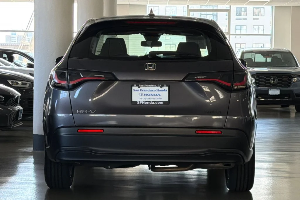 Used 2023 Modern Steel Metallic Honda LX image 7