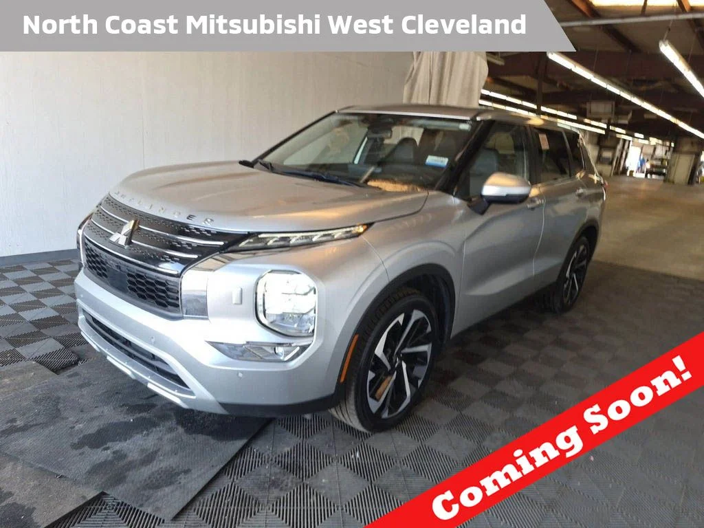 Used 2022 Silver Mitsubishi SE Launch Edition image 1