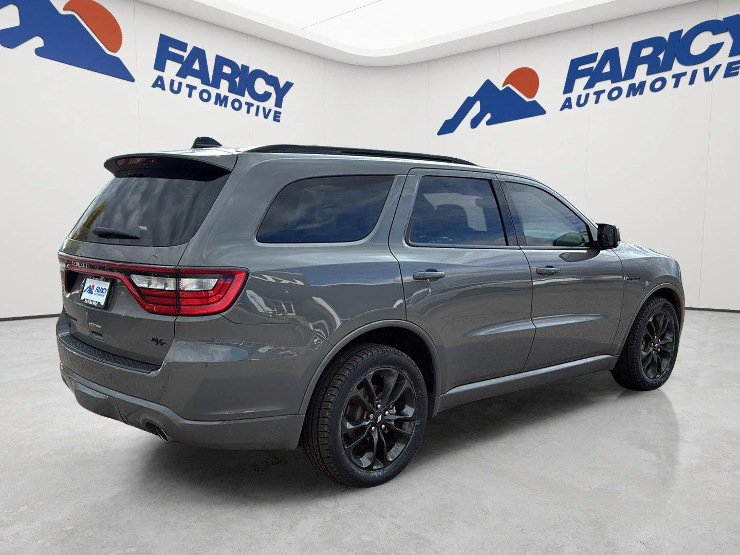Used 2025 Destroyer Gray Clearcoat Dodge R/T Premium image 5