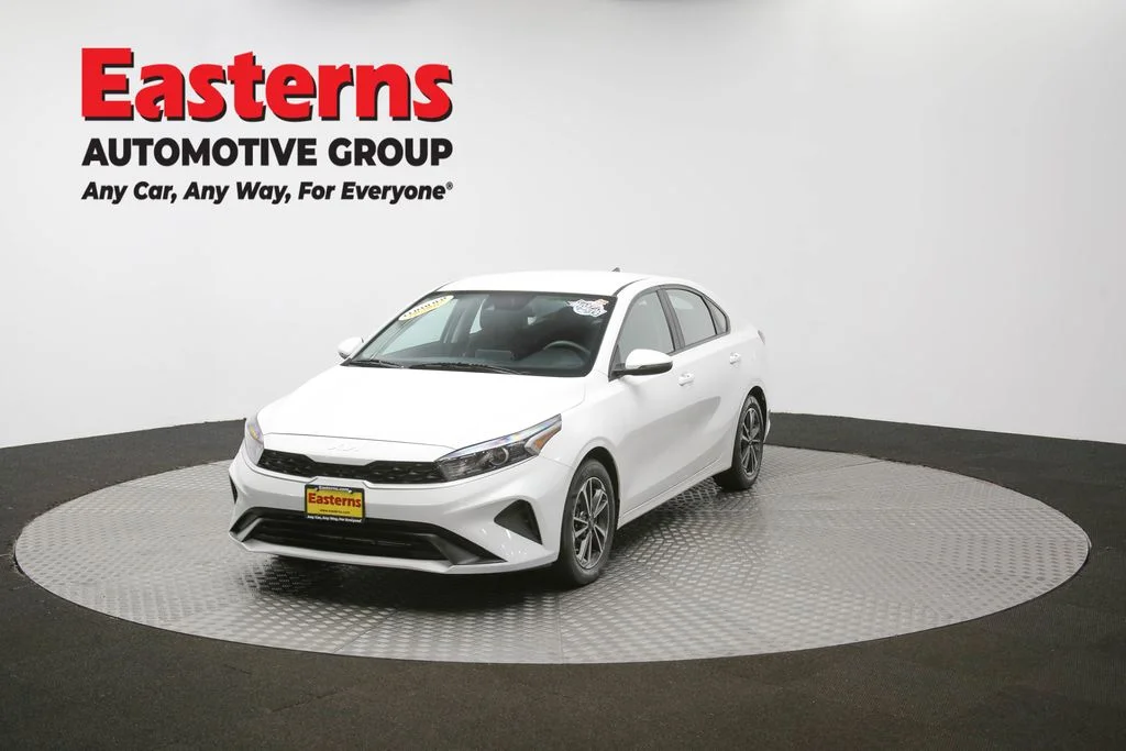Used 2022 White Kia LXS image 49