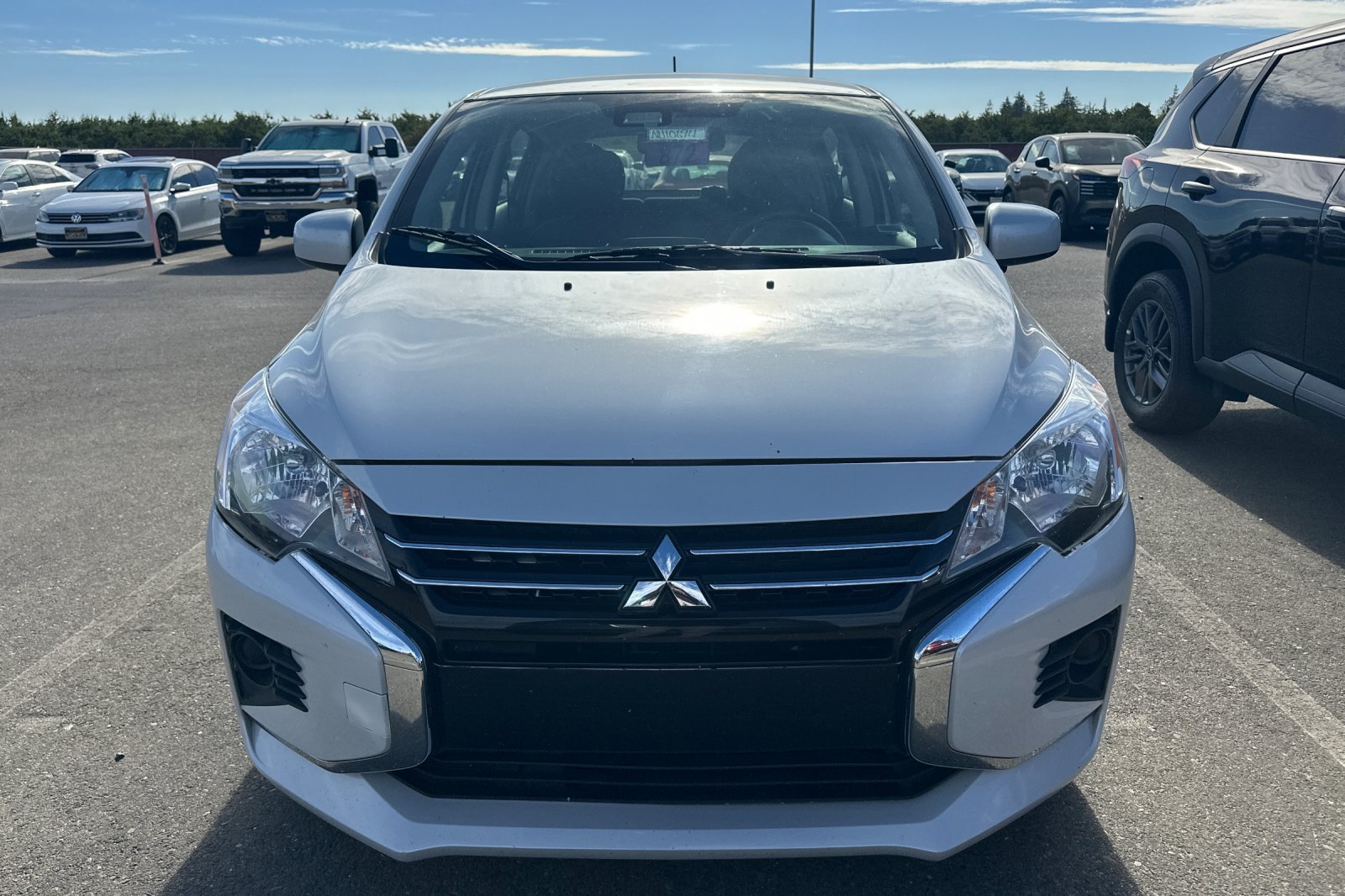 Used 2024 White Mitsubishi  image 3