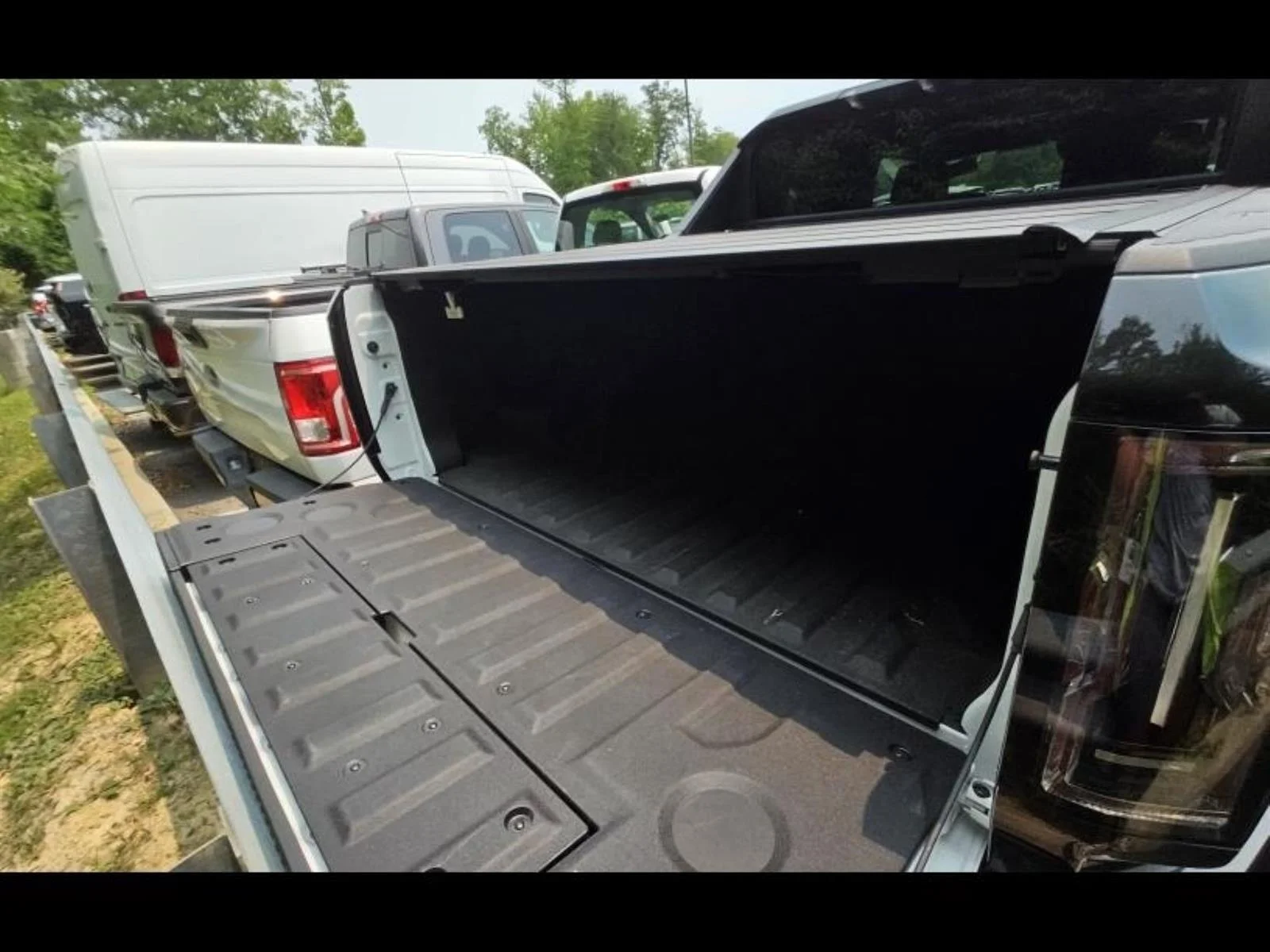 Used 2025 Interstellar White GMC 3X image 2