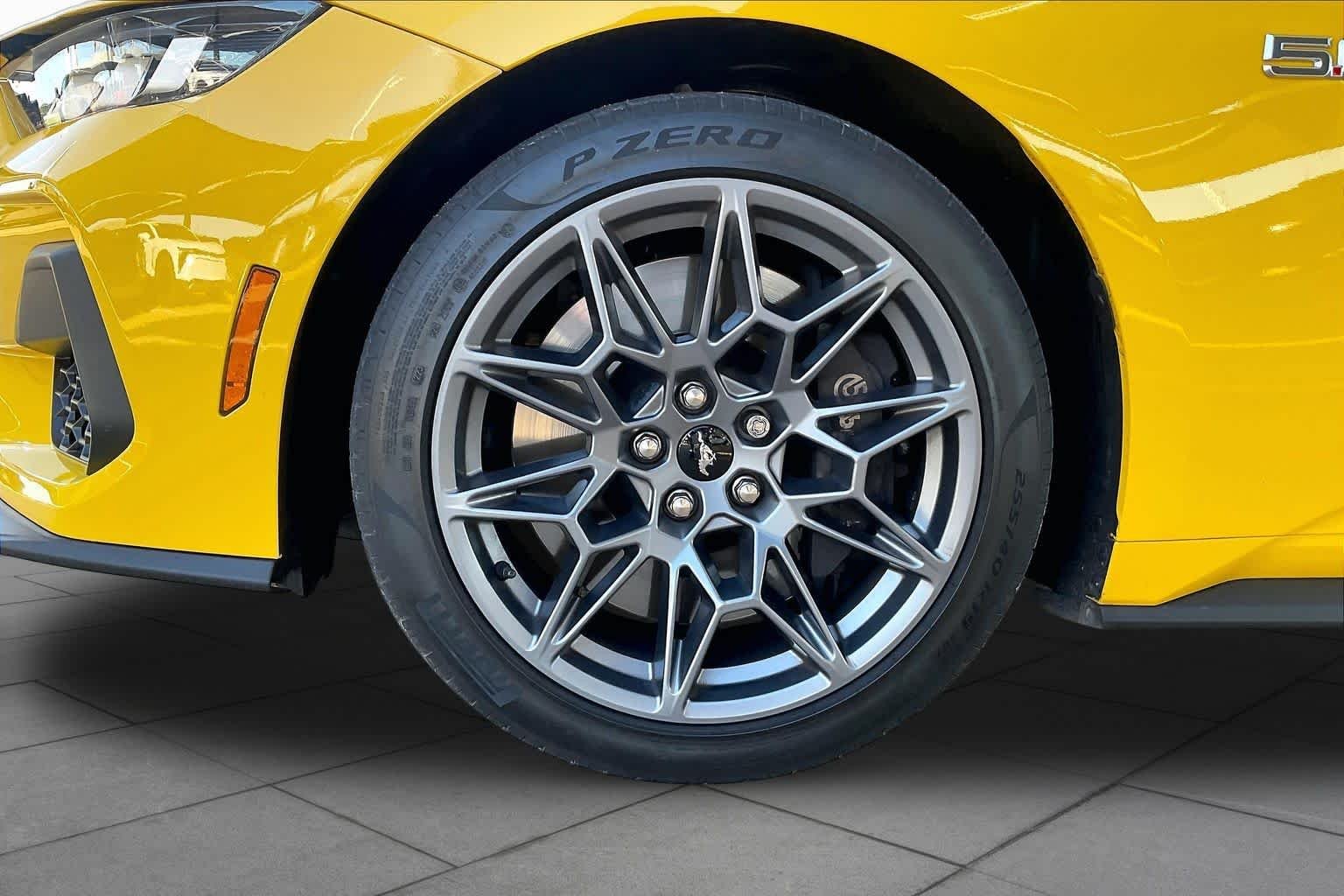 Used 2024 Yellow Splash Metallic Tri-coat Ford GT Premium image 9