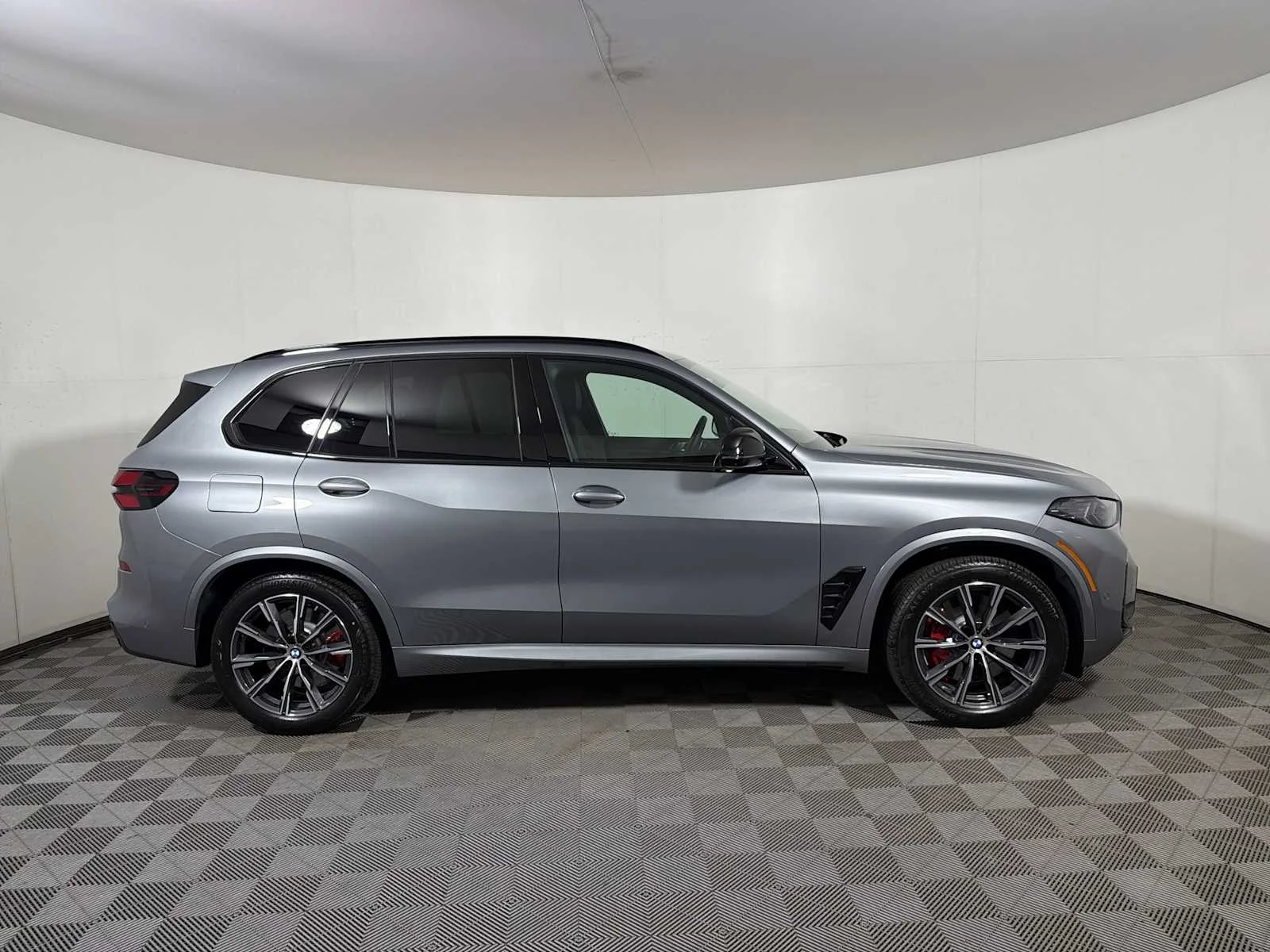 2026 BMW X5 M60i - Photo 7