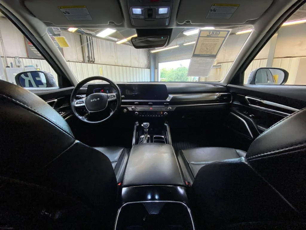 Used 2025 Silver Kia S image 17
