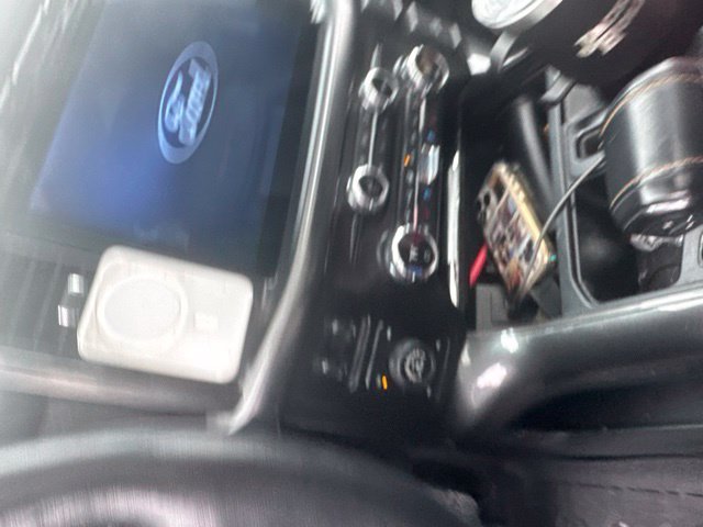 Used 2021  Ford  image 5