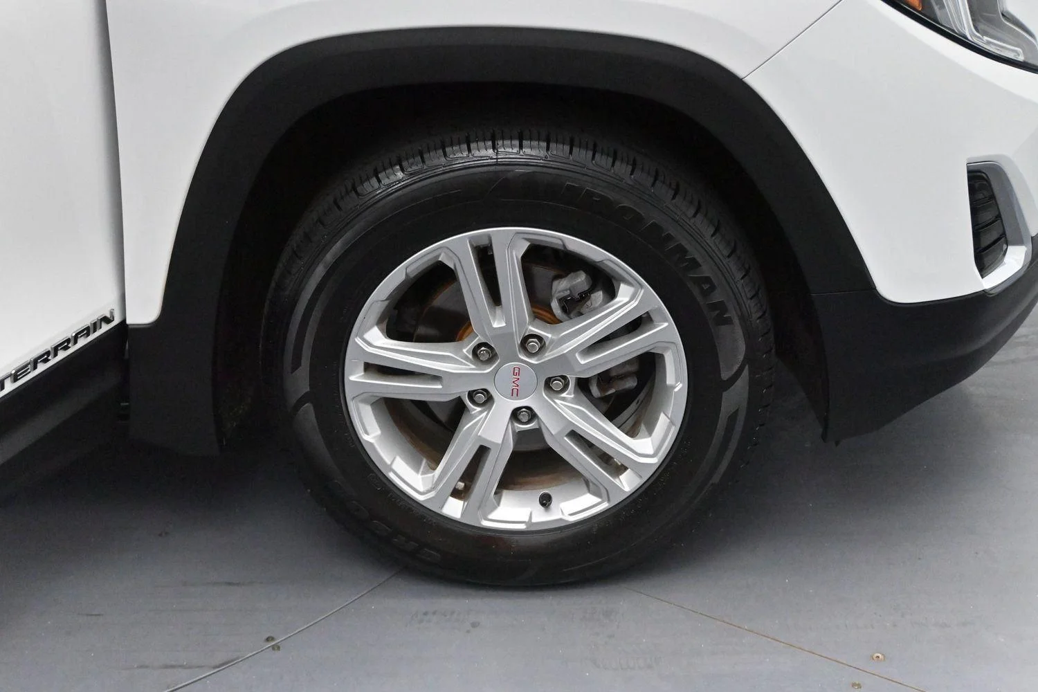 Used 2020 Summit White GMC SLE image 31