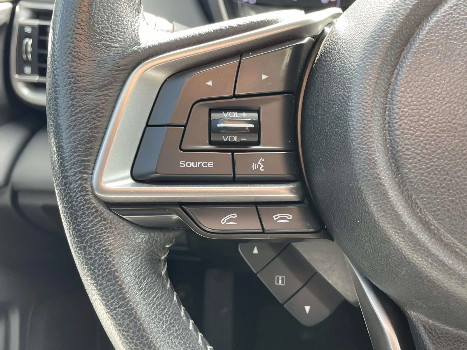 Used 2020 Ice Silver Metallic Subaru Onyx Edition XT image 10