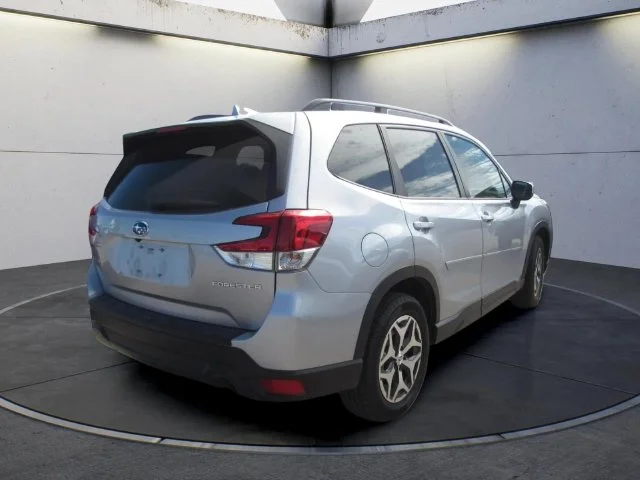 Used 2020 Ice Silver Metallic Subaru Premium image 3