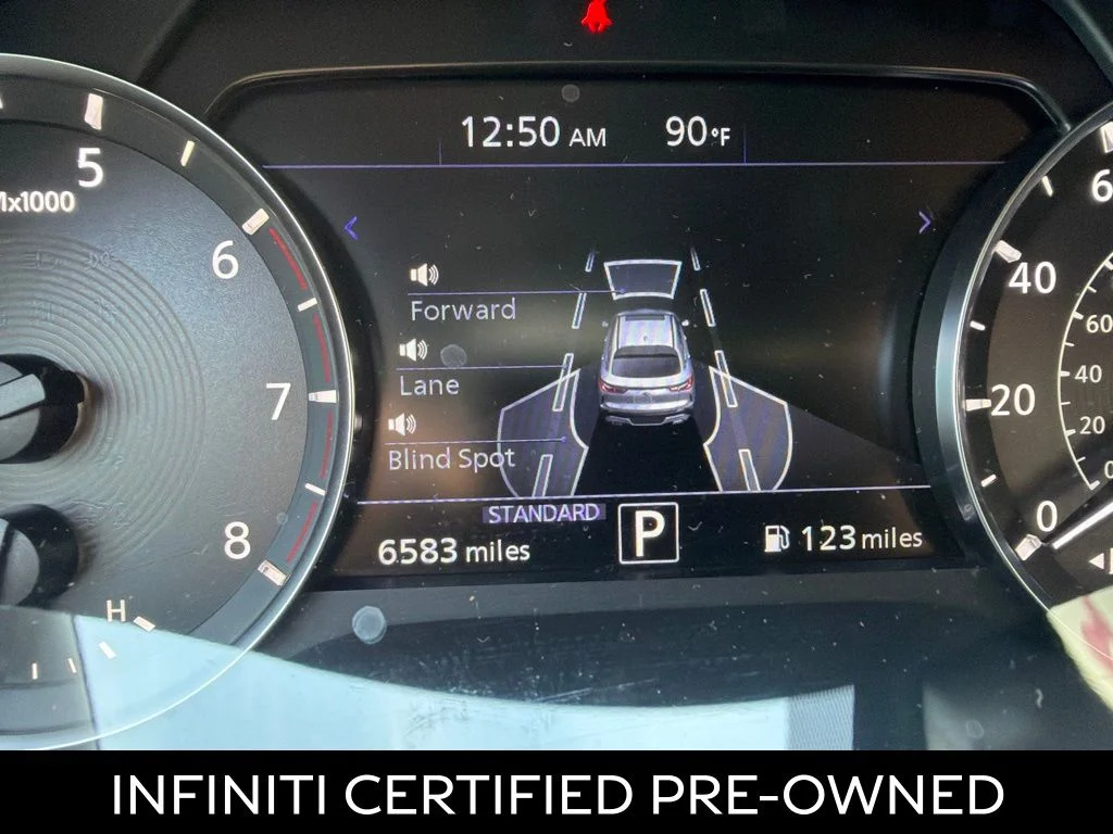 Certified Used 2025 Radiant White INFINITI LUXE image 2