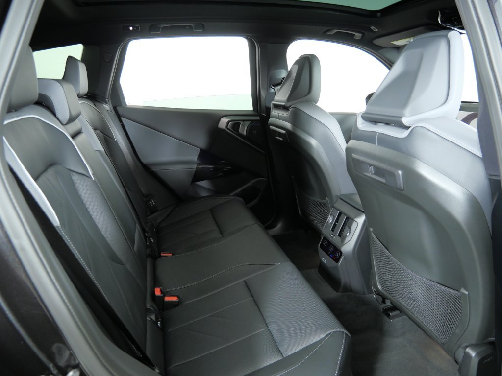 Used 2026 Gray BMW M50 xDrive image 27