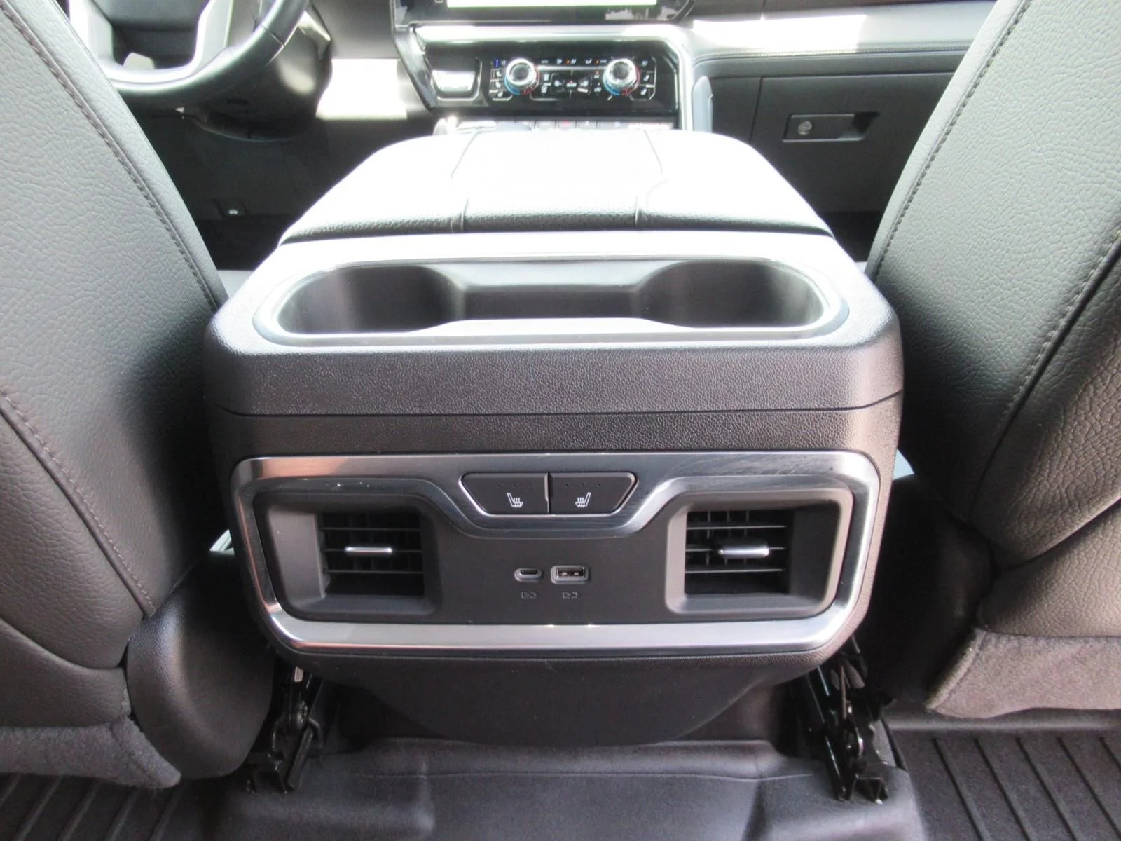 Used 2026  GMC Denali image 39