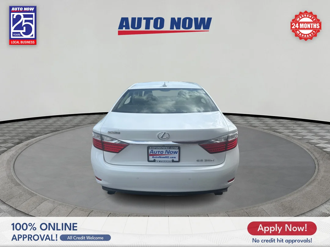 Used 2013 White Lexus Base image 8