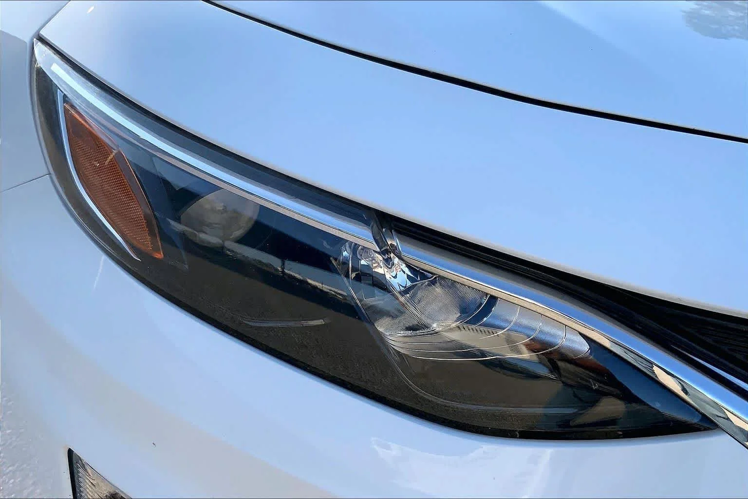 Used 2024 Summit White Chevrolet LT image 28