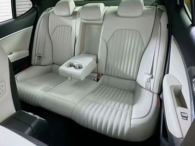 New 2025 Silver Genesis 2.5T image 12