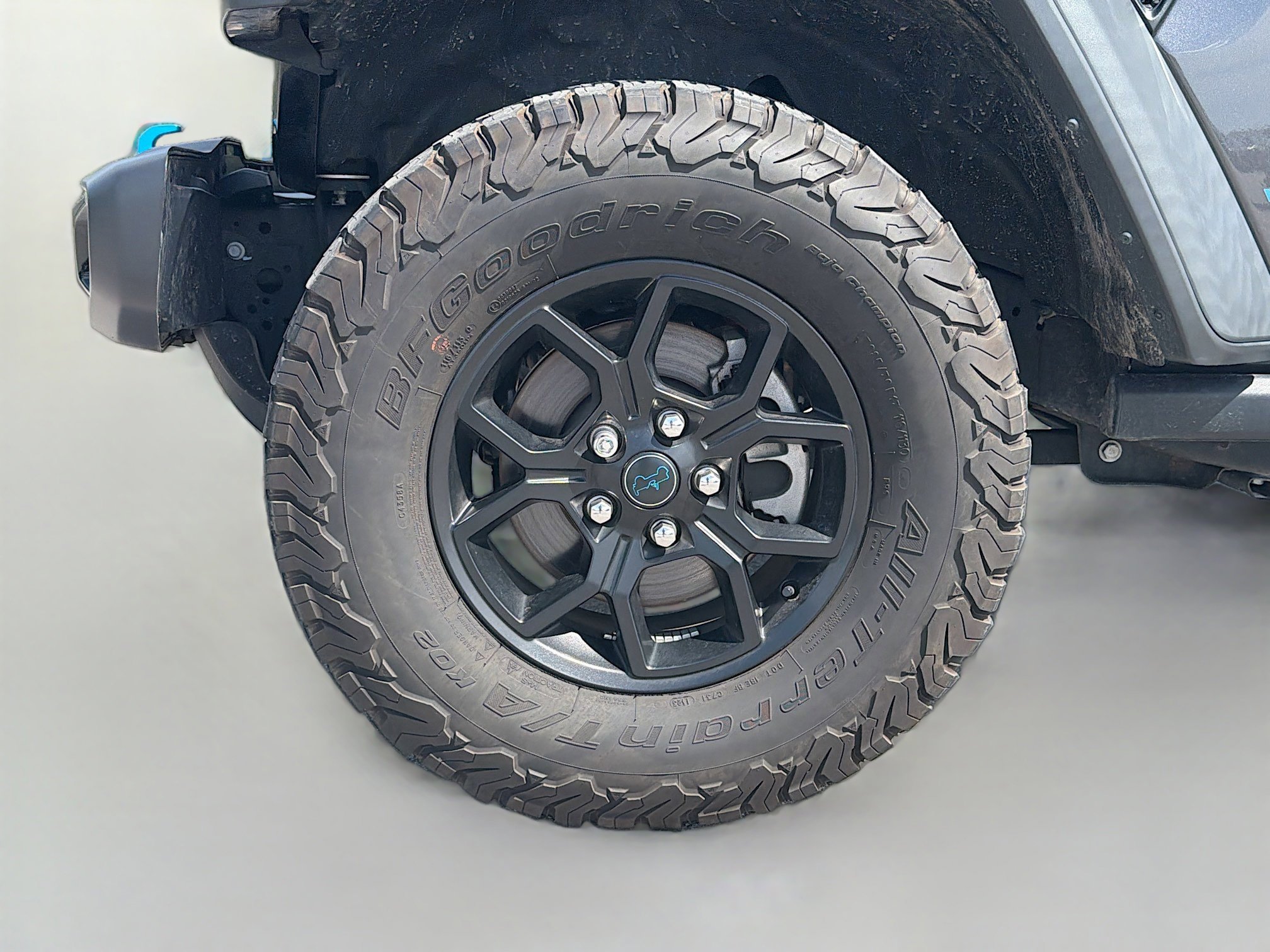 Used 2024 Granite Crystal Metallic Clearcoat Jeep Willys image 40