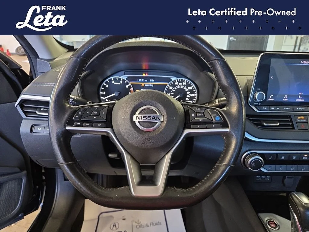 Used 2022 Black Nissan 2.5 SV image 12