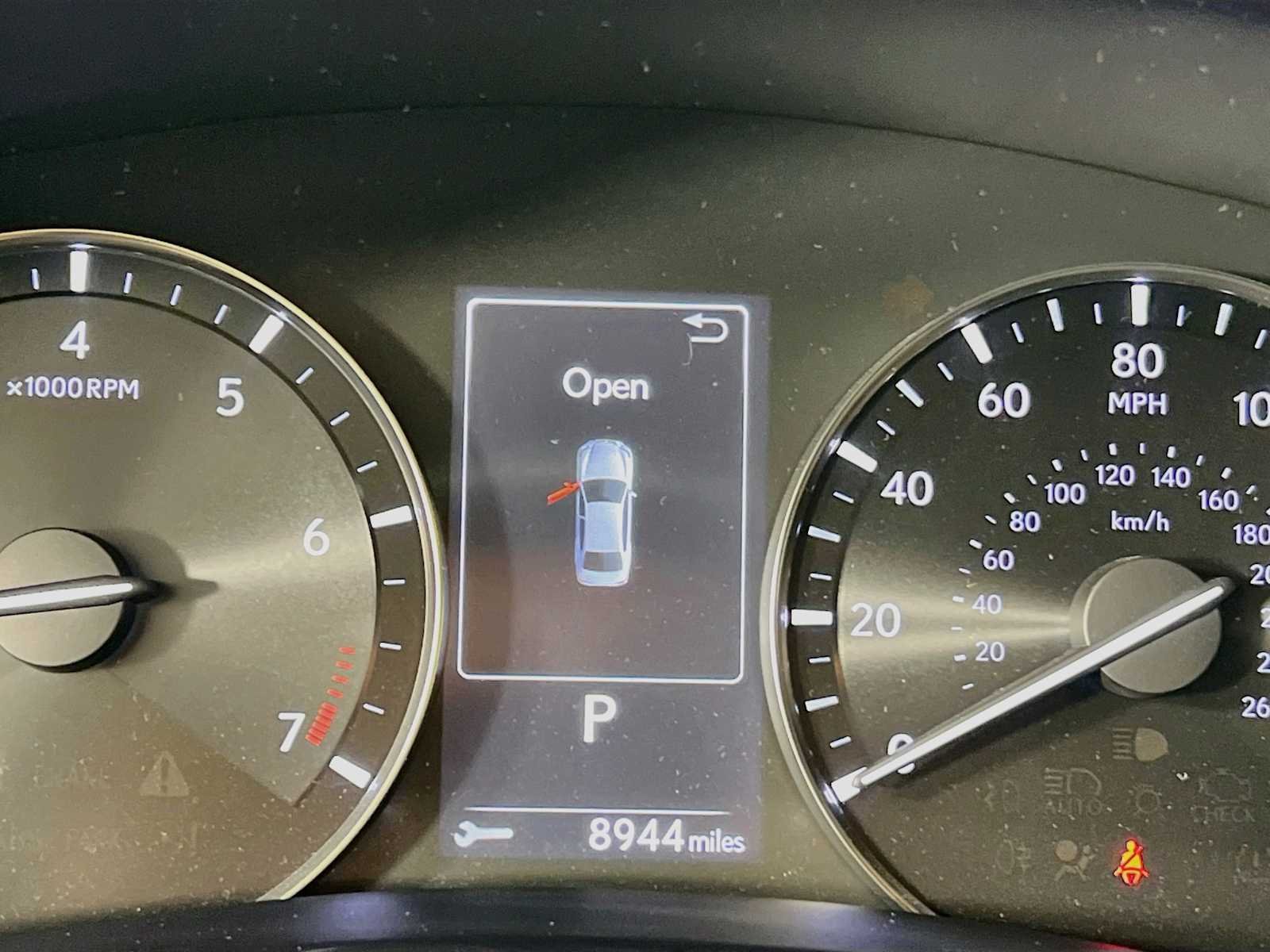 Used 2018 Atomic Silver Lexus  image 12