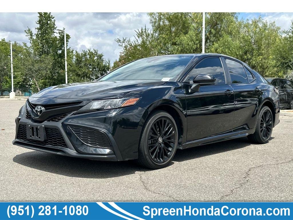 2021 Toyota Camry 2.5 Auto SE Nightshade's photo
