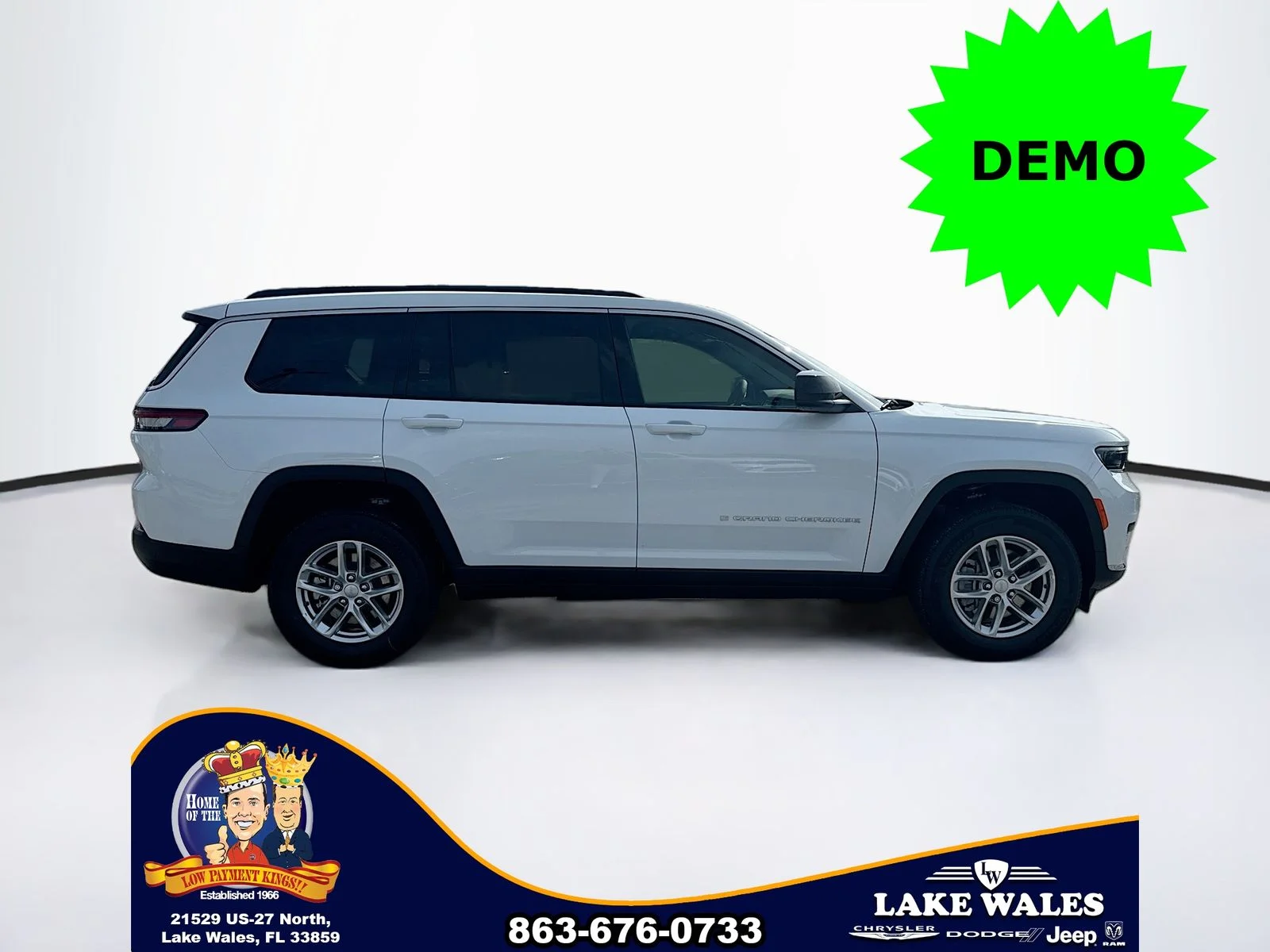 New 2026 Bright White Clear-Coat Exterior Paint Jeep Laredo image 7