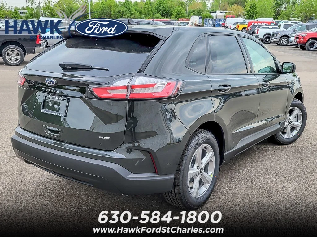 New 2024 Forged Green Metallic Ford SE image 6