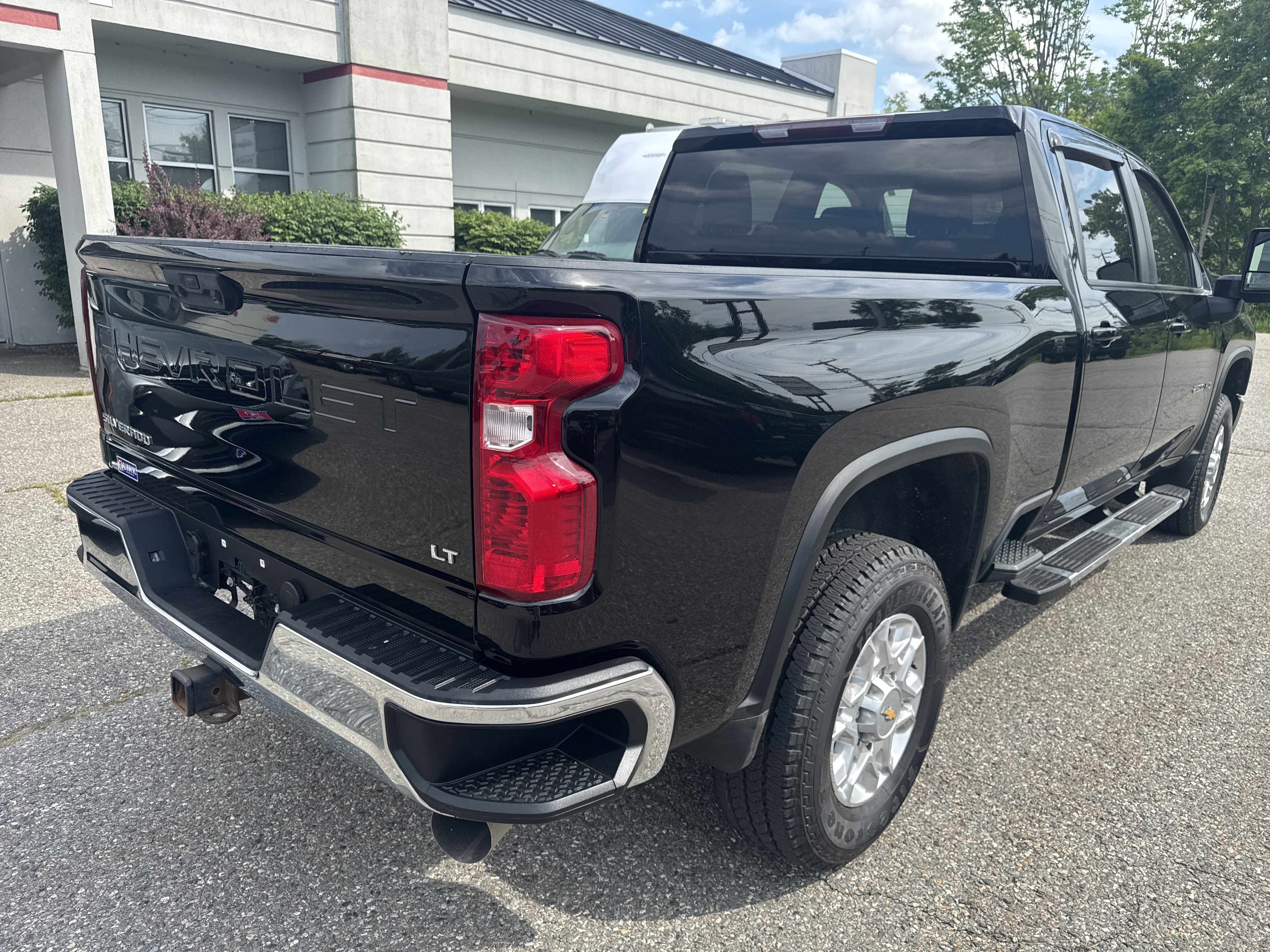 Used 2022 Black Chevrolet LT image 5