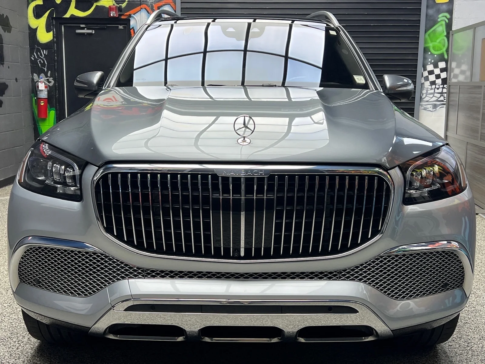 Used 2022 Cirrus Silver Metallic (922) Mercedes-Benz Mercedes-Maybach GLS 600 4MATIC® image 2